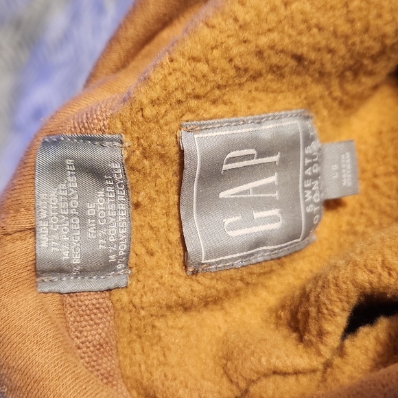 GAP Logo Hoodie - Picture 6 of 6